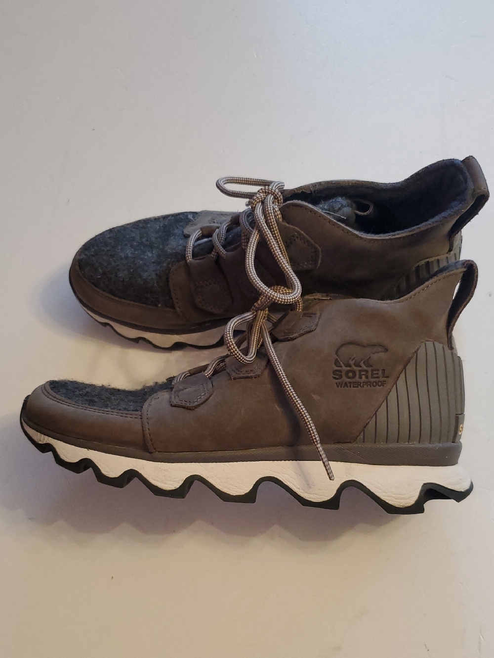Sorel  Women's kinetic caribou waterproof sneaker boots  Gray and green.